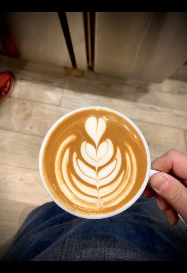 POV - Stacks 8 tulip🫰🏻🔥  #coffee #coffeetok #latteart #barista #coffeelover 
