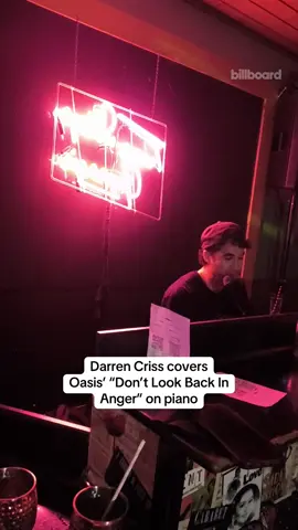 @Darren Criss covered @Oasis’ 