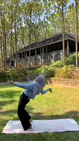 yaa alhamdulilah hobby nya kayang🙂‍↕️🧘🏼‍♀️  #yogist #yoga #yogapose #fypシ゚viral 