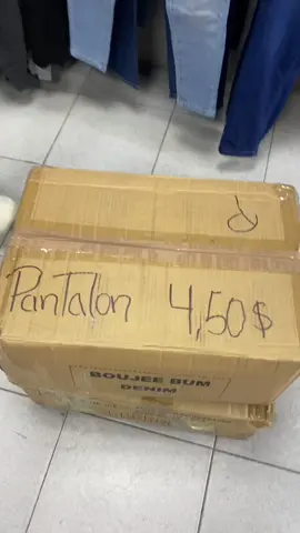 Pantalón jeans de dama 4.5$ DOCENA 50$ 📲04244685144 Whatsapp para pedidos online  🚚Envíos a todo el país por MRW y ZOOM 📍Tienda física en el municipio Miranda estado Carabobo (frente a la plaza Bolívar)
