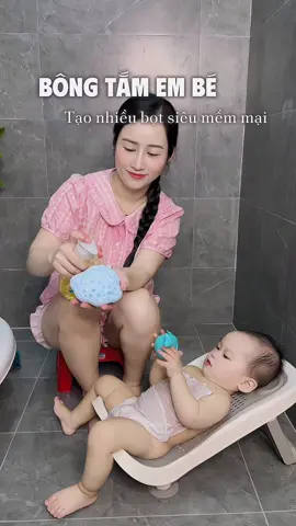 Cái bông tắm cho em bé này nó tạo nhiều bọt dã man tắm cho con sạch lắm nè các mom #anhnguyetmepepsi #mebimsua #bongtamembe #bongtam #xuhuong 