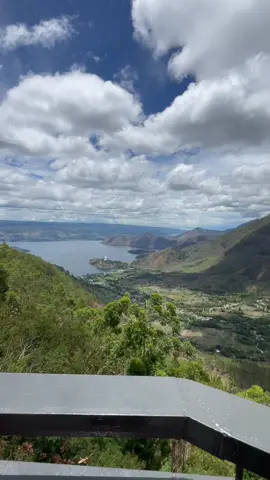 Danau Toba emang ga ada obat #fypage #toba #danautoba #menarapandangtele #healing 