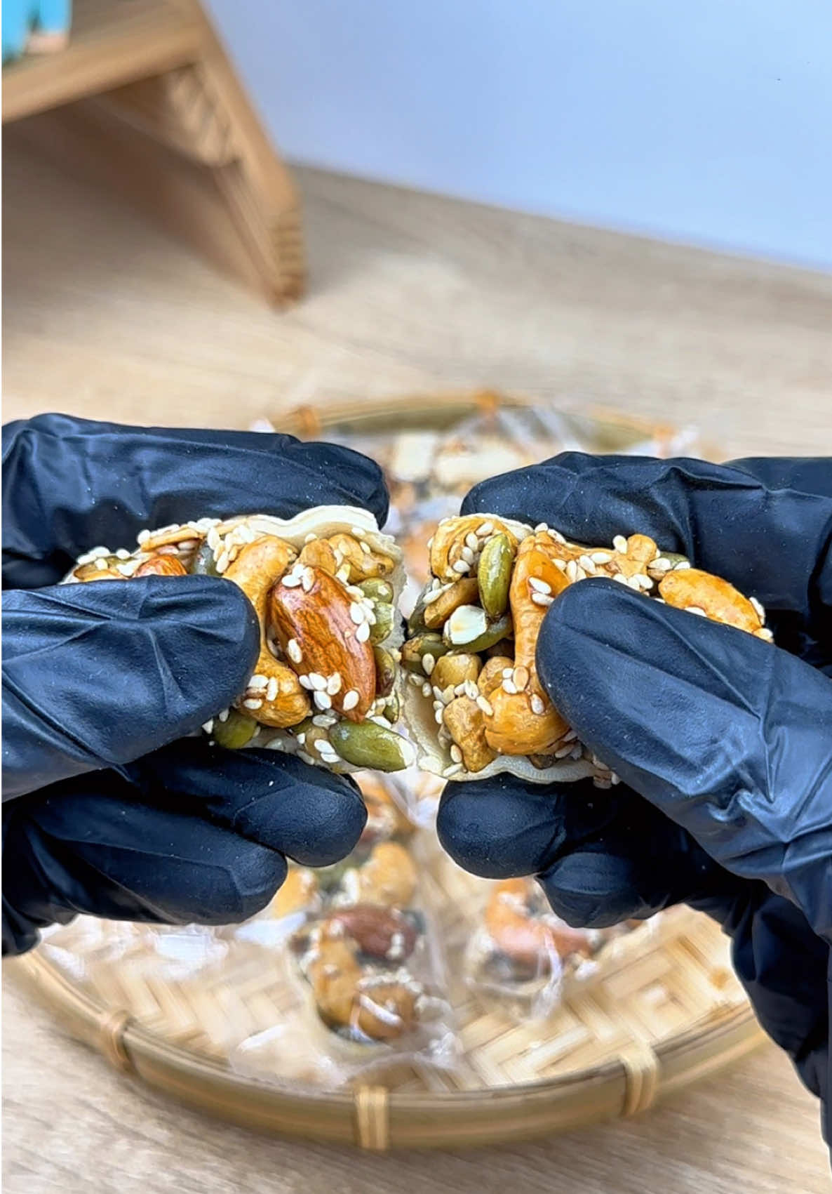 Bánh thuyền mix hạt Nhà Mẹ Rô - giòn tan, giàu dinh dưỡng. #hautrainghiem #banhmixhat #bánh #banhthuyenmixhat #banhthuyen @Hậu Trải Nghiệm 