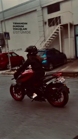 Üstümde hep bakışları 😁🫵🏻#irem #keepsupporting #fypageシ #keşfetbeniöneçıkar #efectoboomerang 