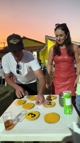 Jogo da memória com os números! Pra quem você tava torcendo?  Jogos de rua na roça! Aniversário da Miriam  #maternidade #desafios #brincadeira #game #aniversario 