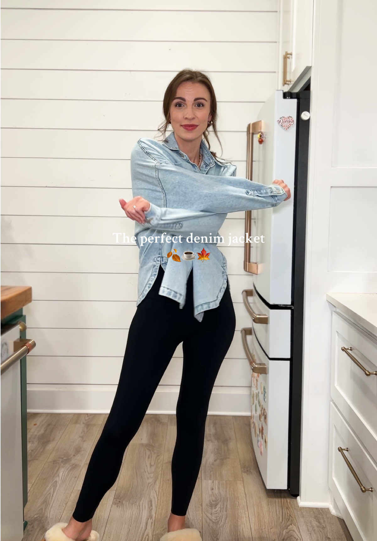 OBSESSED 🤩 #denimjacket #denim #fallfashion #tallgirl #jeanjacket 