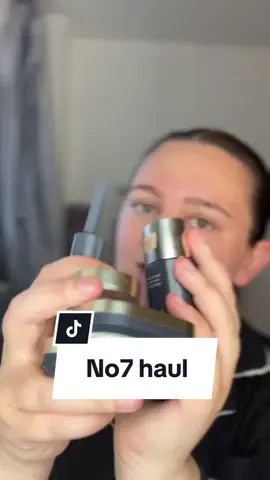 My @No7 haul  -  Absolutely loving the pro artistry range and can’t wait to get my hands on more 💋 • #no7 #no7products #no7proartistry #makeuphaul #bootsno7 