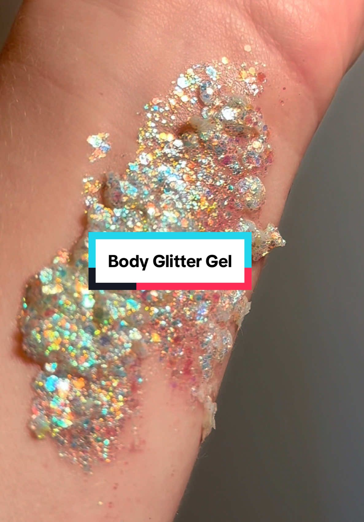 ✨ flow in the dark body glitter gel!!!!!! Perfect Halloween makeup for my celestial fairy girlies 🧚🏼‍♀️ #halloweenmakeup #bodyglitter #glowinthedark #glittergel #makeup 