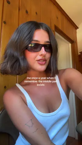 alter ego comes out everytime the middle part is out #shorthair #bob #shorthaircut #middlepart 