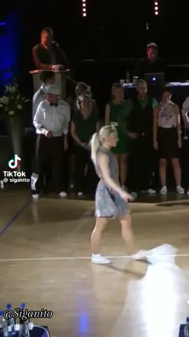 DANCE LIKE NO ONE IS WATCHING. HAPPY SUNDAY! #dance #lindyhop #eastcoast #swing #sunday #dancer video credit: Siganito