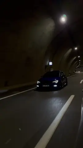 KALBİNDEKİ GÜZELLİĞİ KAYBETME YÜZÜNDEKi GEÇiCi..💙 #keşfet #keşfetteyizzz #leonfr #seatleon #mavi