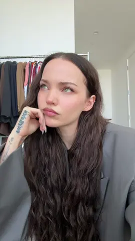 would look sooo good with bangs 