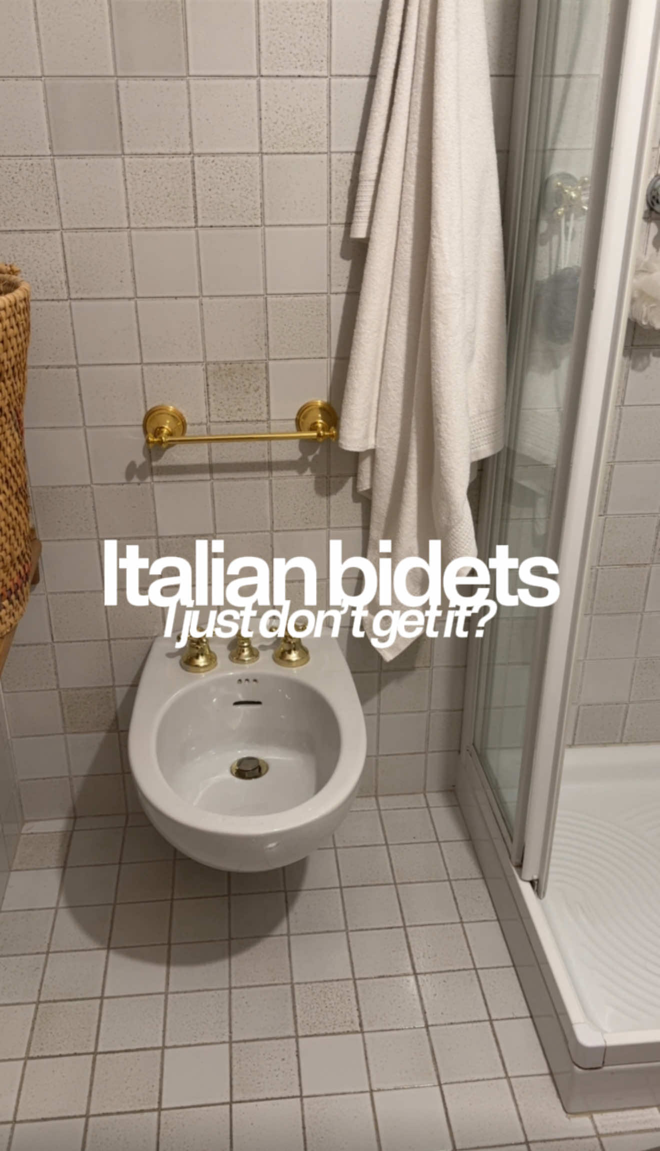 so you mean to tell me…I have to hop across the bathroom just to use the bidet after I use the toilet? 🥴 I’ll stick with my Japanese bidet at home, thank you. #italy #italytraveltips #italiano 