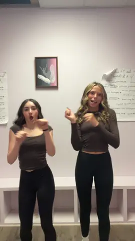 #twins #2persondance #BestFriends #fypシ゚viral #blowthisup 