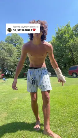 Replying to @Naythen cmon now naythen🥀