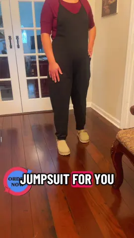 This jumpsuit is so cute. You can use it for a maternity jumpsuit, but it’s really just a regular jumpsuit, comes in a lot of different colors and it’s so cozy. #maternityclothes #comfortablematernityclothes #maternityjumpsuit 