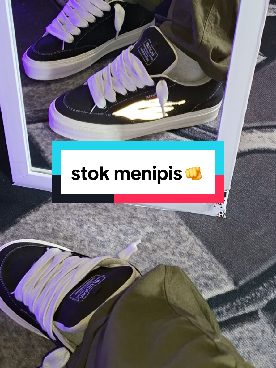 #sepatusneakers #sepatugemuk #sepatulokal #blucrat 