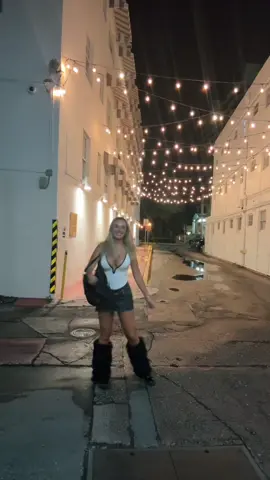 such a vibe  #fashion#fuzzylegwarmers#fuzzy#OOTD#miami