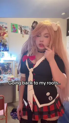 I unfortunately didint go as Junko to sacanime because she didint arrive on time 😞 #junkoenoshima #danganronpa #gaming #anime #fyp 