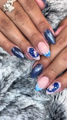 🌊✨ Whale shark birthday nails have officially made a splash! These Apres Gel X short almond nails feature a mix of ocean-inspired glitter, hand-painted whale sharks, and wave details for the ultimate deep-sea vibe. 🐋💙 Perfect way to celebrate a birthday with nails as unique as you are. 👉🏽 Book your next nail set at City Escape Spa in Casselberry, FL and let us bring your nail art vision to life. #WhaleSharkNails #GelXNails #CasselberryNails #CityEscapeSpa #BirthdayNails @jaceyliz @Aprés Nail Professional @Paris Lash Academy 