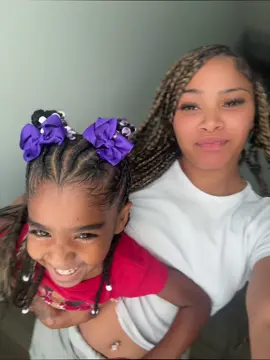 Just two pretty girls 🥵💜