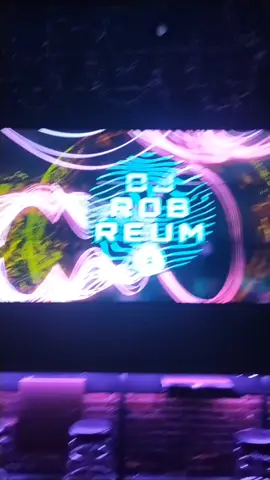 dj Rob Reum in the mix 