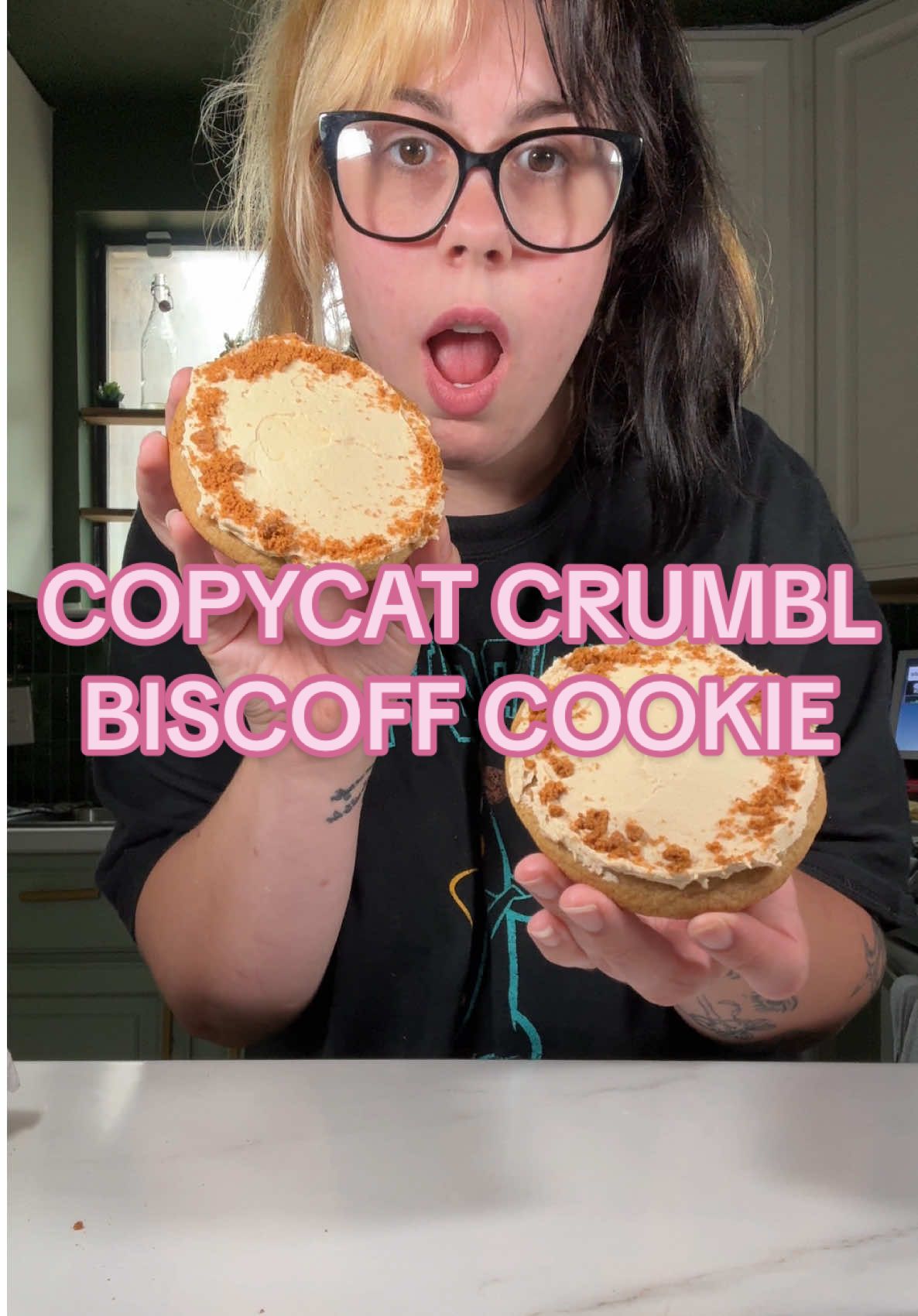 COPYCAT Crumbl Biscoff Ice Cream Cookie  #maze #fyp #EasyRecipe #viral #copycat 