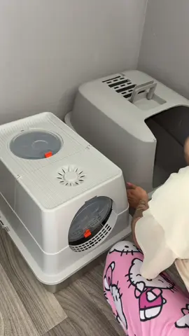Replying to @Adrianatrav48 #tiktokshoplabordaysale #tiktokshopdealsforyoudays #stainlesssteel #litterbox #catlitter 