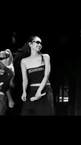 😋🤞🏻#طششونيي🔫🥺😹💞 #صعدو #رقص #محسن_الرستاني #CapCut