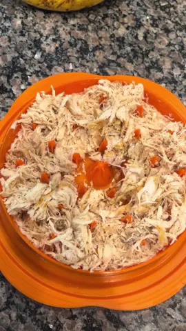 I’m really never shredding chicken no other way! Easiest and fastest way to shred chicken #chickenshredder #mealprep #fyp #tiktokshop #CookingHacks 