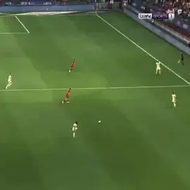 شارععع🤣👋🏻. . . . . . . . . . . #لامين_يامال_لاعب_برشلونة #لامين_يامال🔥💀 #لامين_يامال_خليفه_ميسي⚽️🧠 #لامين_يامال💙❤️ #شارع_لامين_يمال 