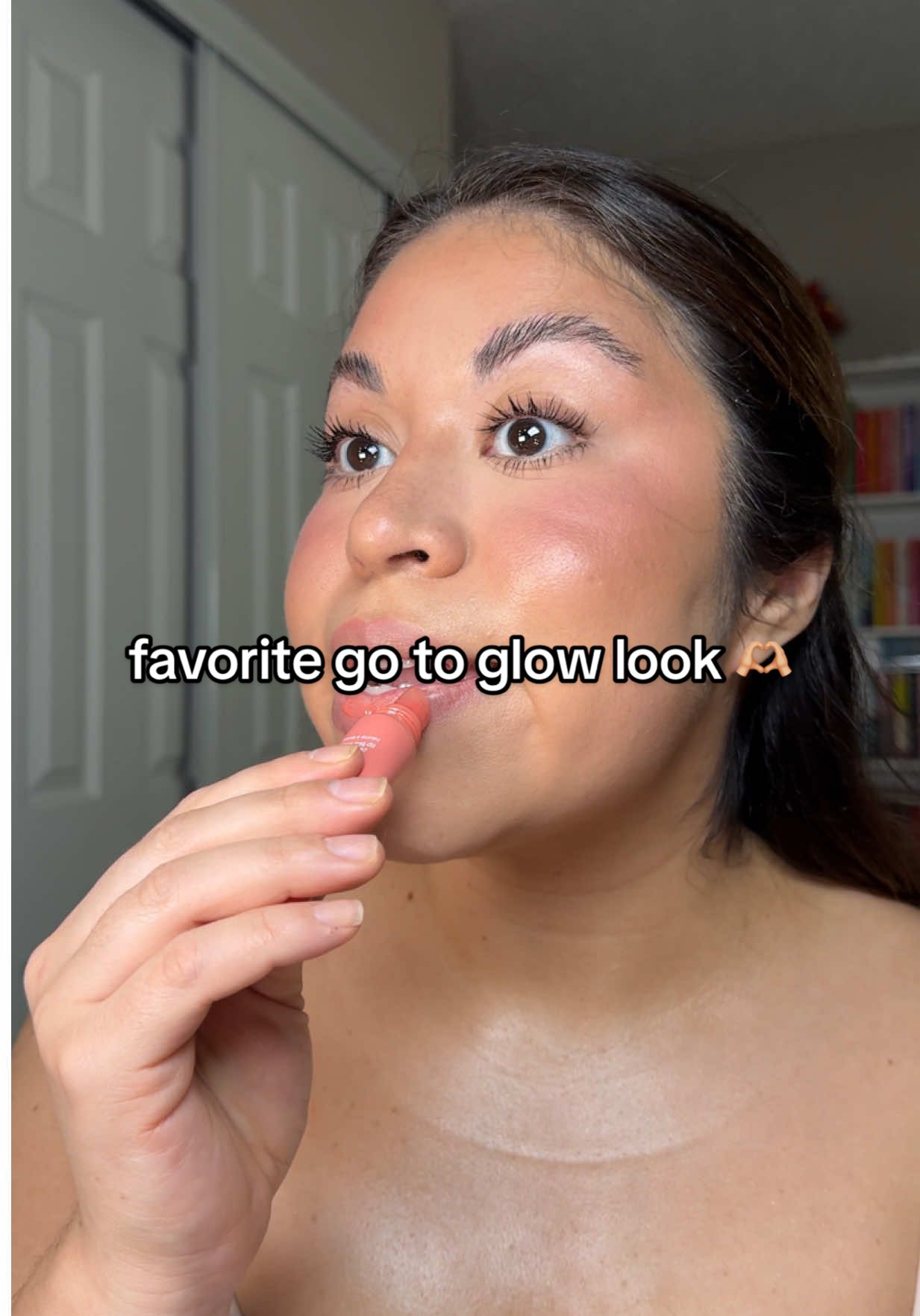 this look will be going into the fall with me 🤭 products used: @Rare Beauty brow gel, soft pinch liquid contour @elfcosmetics halo glow skin tint @Tower 28 Beauty swipe serum concealer @Kulfi Beauty main match concealer @Milani Cosmetics cheek kiss liquid blush, make it last setting spray @loréal paris usa blurfection loose setting powder @makeupbymario soft scult blurring bronzer @NARS Cosmetics powder blush - dolce vita @cocokind ceramide lip blur balm #makeup #makeuptipsandtricks #makeuptutorial #makeuptok #BeautyTok 