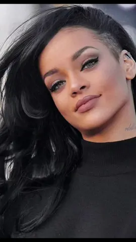 @Mackzymilliane  @rihanna  #Diamonds  #Rihanna  #TheConcertforValor  #VeteransDay  #DiamondsbyRihanna 