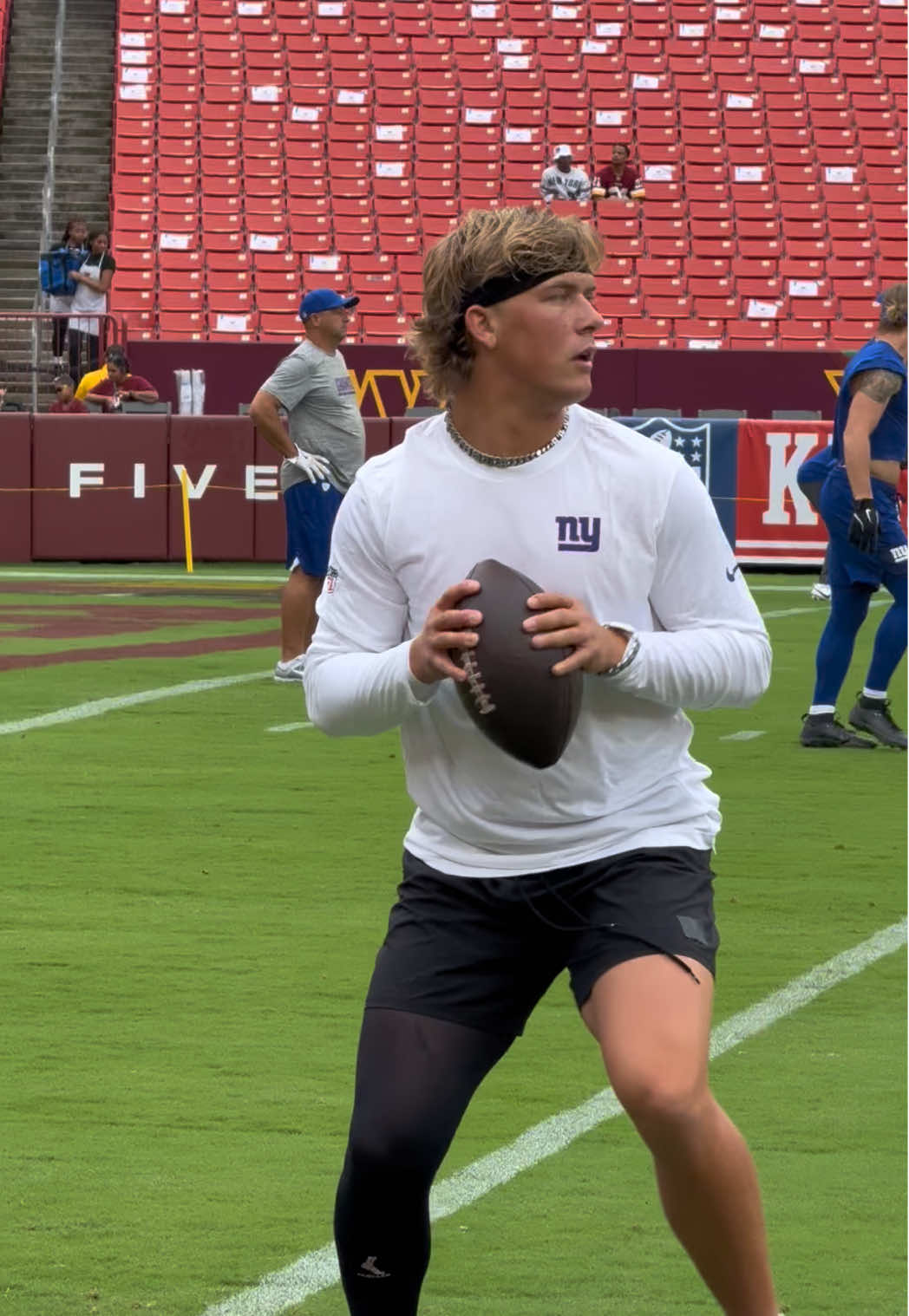 his name might be jaxSON but he’s a daddy 🏈 #nfl #football #footballedit #jaxsondart #giants nfl week 1