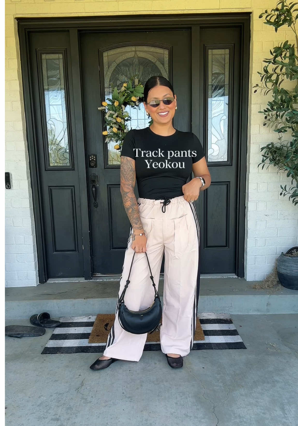 Seriously these are a must @Yeokou #trackpants #trackpantsoutfit #OOTD #fallfashion #fallstyle 