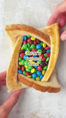 A fun twist on dessert…introducing M&M’s loaded twisted toast. Just slice and twist a slice of bread as shown, then toast under the grill until golden. Spread with butter and add Nutella to the centre. Finally add your M&M’s (I used mini ones) and enjoy!  #twistedtoast #desserttoast #mandms #dessertidea #viralfood