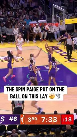 Tough move 😮‍💨 #WNBA #paigebueckers #womensbasketball #basketball 