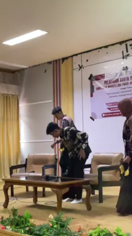 Narasumber Pelatihan Karya Tulis Ilmiah Program Studi Hukum Keluarga Islam Untuk Mahasiswa Baru Angkatan 2025 Semoga Bermanfaat, Maaf atas banyak kekurangannya  See you in next event #hki #uin #uinantasari #2025 #pkti 