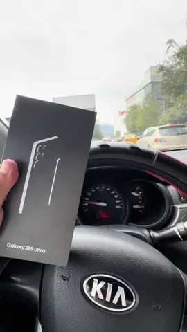 Gracias a Dios un exelente día 🙏🏻❤️ El día de hoy Aconpañenme a realizar la entrega de un Samsung S25 Ultra y un iPhone 12 Pro 📱📲✅@Android Pro  #quito_ecuador🇪🇨 #viraltiktok #sigueme❤️ #dale❤️ #sigueme_para_mas_videos 