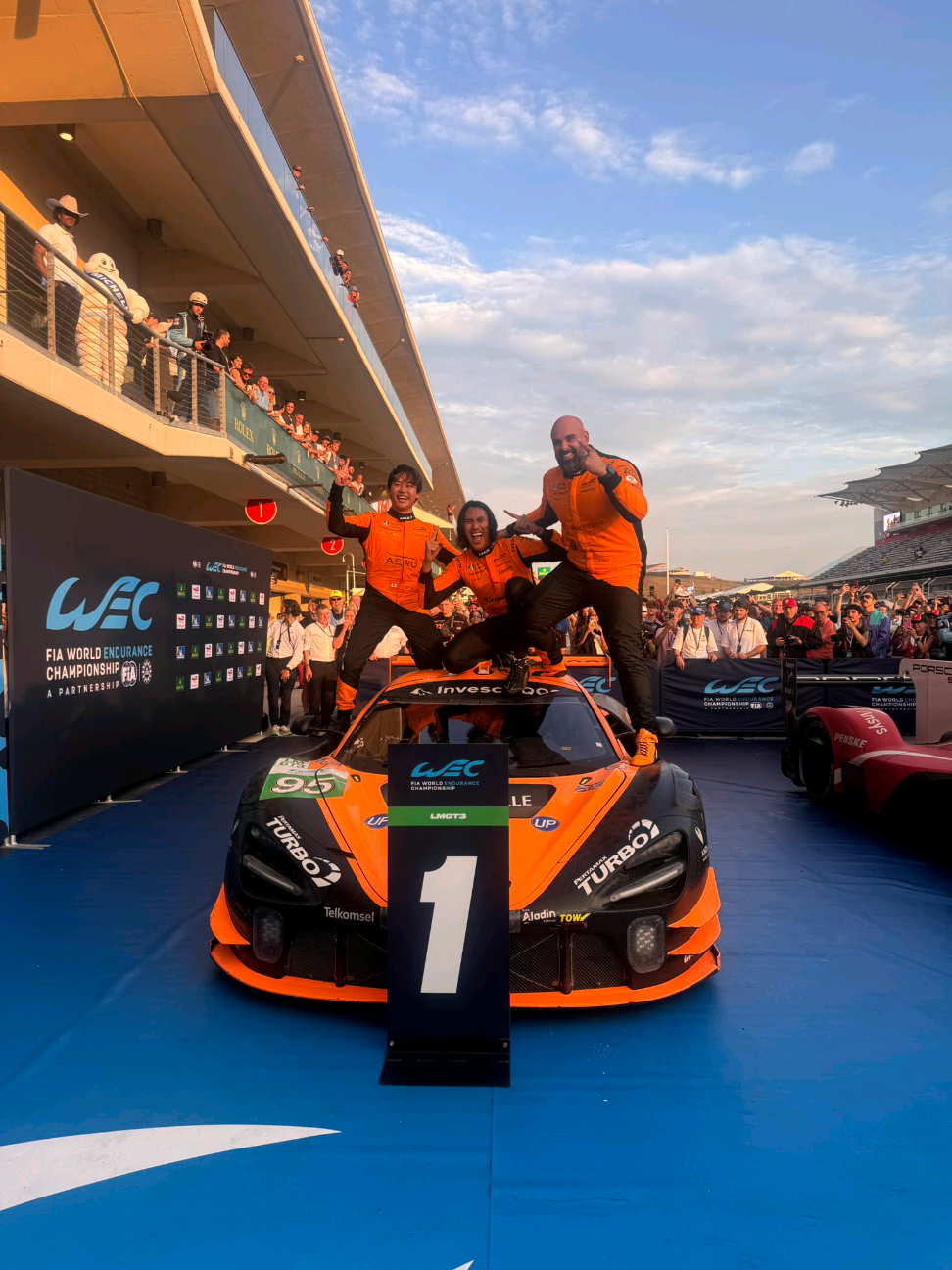 Sean Gelael menang woi,anak bangsa yang asli menang Wec 6 Hours Cota🤩 Congratulations to LMGT3 race winners: Sean Gelael, Marino Sato and Darren Leung!  Mclaren yang ini menang rek🤣 #seangelael #mclaren #wec #fyp #cota 