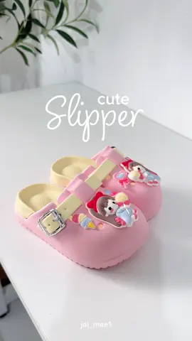 Our little girl deserve this cutiee slipper!🎀☁️✨ #girlslippers #girlmom #kidsslipper #MomsofTikTok #slipperforgirls 