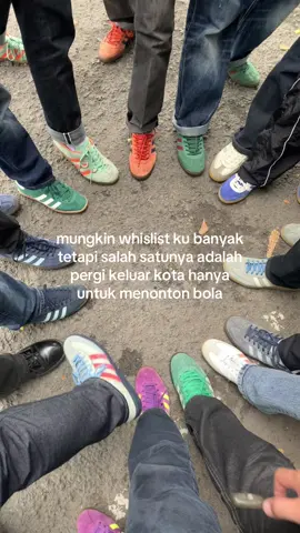 menjaga tradisi ⚒️ #footballtogether #casualstyle #casualoutfits #adidasoriginals #fyp 