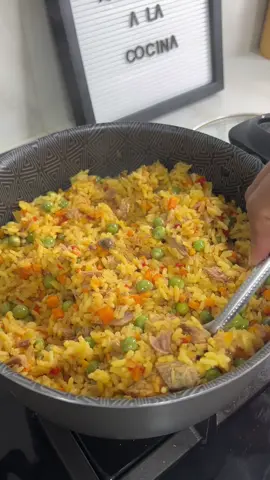 Este arroz con atún es una opción fácil deliciosa y muy práctica #almuerzo #menu #Receta #comida #viraltiktok 