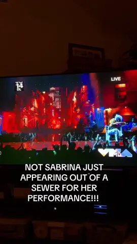 THAT WAS TRULY ICONIC 😭!!! #SabrinaCarpenter #MTVVMAS #fyp #musicawards #performance @MTV @Sabrina Carpenter 