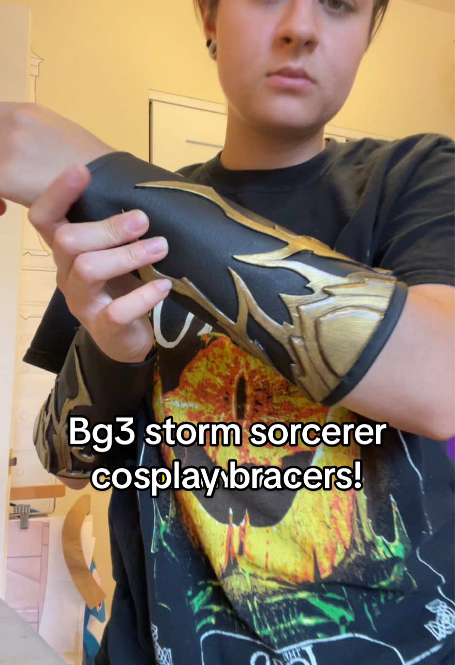 How I made the bracers for my storm sorcerer cosplay from #baldursgate3 !! more vids on the belt, robe, and horns coming soon :D #dndtiktok #sewistsoftiktok #bg3cosplay #cosplaytutorial 