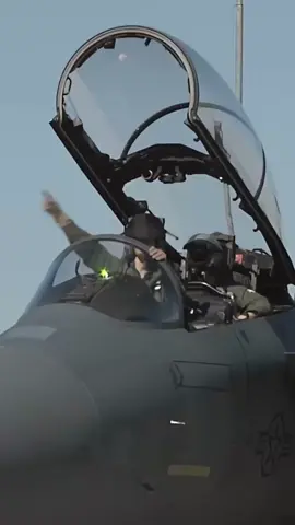 Your safety is my peace 👌 #f15 #fighter #pilot #airforce #america 