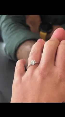 ✨ A influenciadora Manu Cit ficou noiva recentemente e o que observei no evento reflete muito do que veremos como tendência em 2025: 💍 celebrações intimistas 🌸 decoração personalizada 🥂 gastronomia afetiva 👗 looks leves e modernos O noivado deixou de ser apenas um jantar — hoje é um marco cheio de estilo e identidade ✨ 👉 E você, já sonhou com o seu noivado? #noivado #tendencias2025 #noivadosonho #destinationwedding #noiva2025       