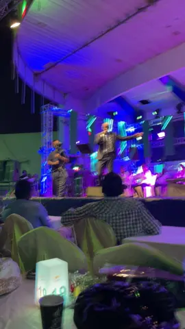 ظلموني الناس و نسيو هواي اشكي و ابكي الامي براي ظلموني الناس كعادته ملكنا و جمالنا في نادي الضباط يبدع في رائعة ابراهيم الكاشف  @جمال فرفورjamal Farfour   @مدونة الملك جمال فرفور   @جمهورية الملك للغناء  @جمال فرفور  @ليالي البروف  #AI  #creatorsearchinsights  #السودان  #اغاني_سودانية  #فرفور 
