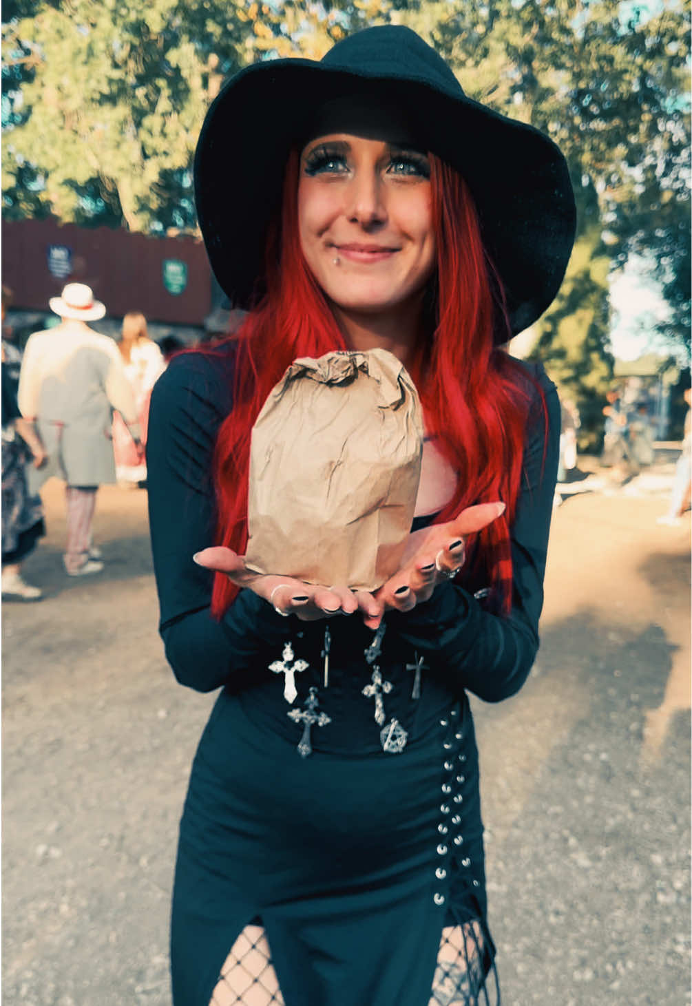 I had fun at the Michigan Renaissance Festival 🧙‍♂️🧞‍♀️🧌🧝‍♀️⚔️ ##RenaissanceFestival##Witch