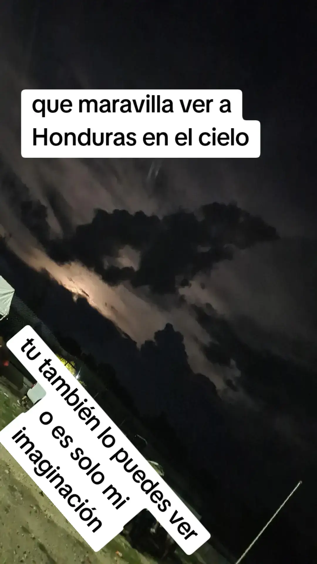 que maravilla Honduras en el cielo tu también lo ves o es solo mi imaginación 